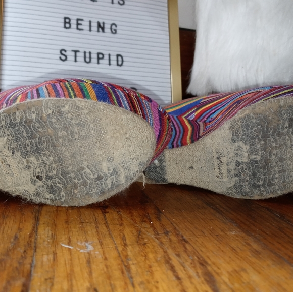 Trendy Fuchsia Multicolor, Size 6.5. Gently used. - Picture 3 of 3